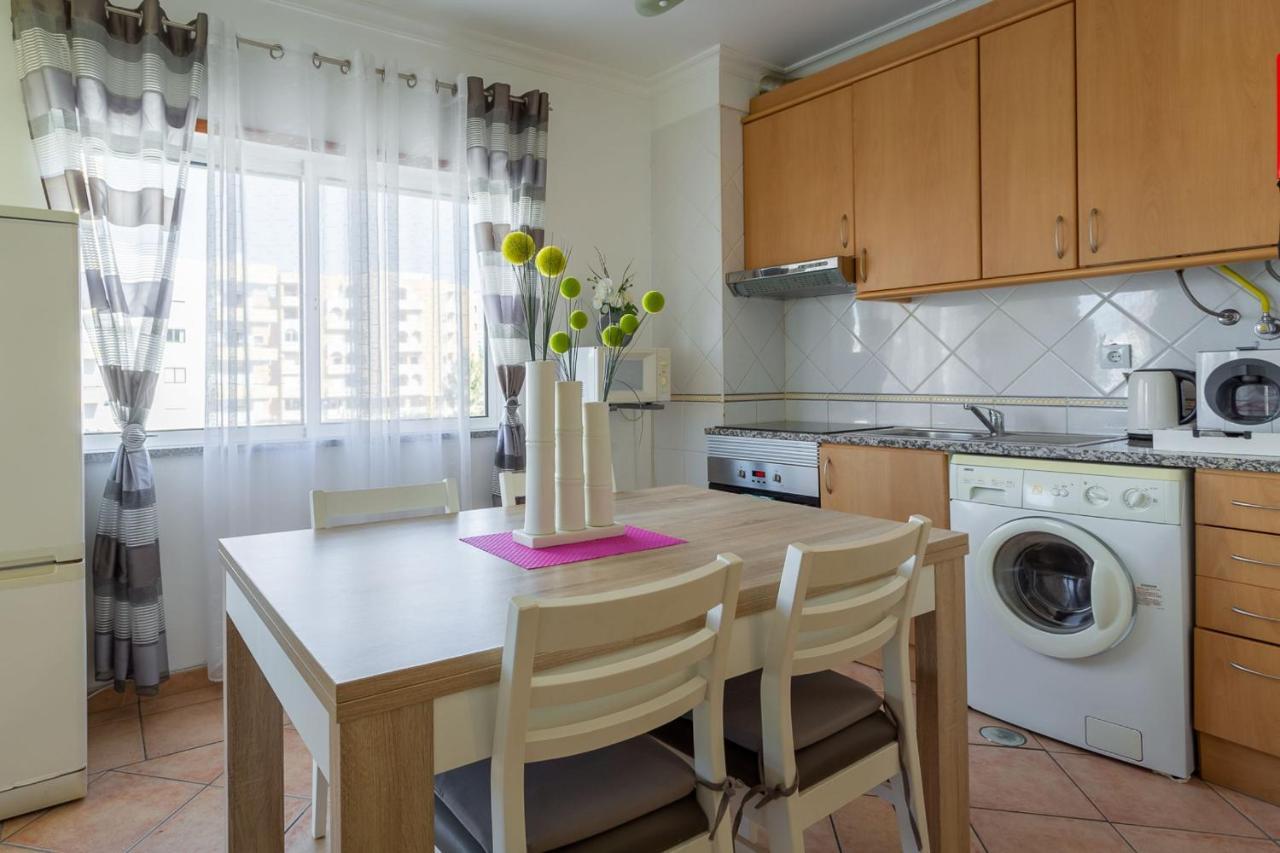 Light & Comfy Apartment W/ Pool & Balcony By Lovelystay Portimão Exteriér fotografie
